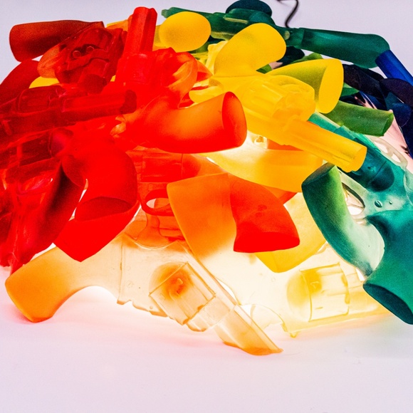 Gun Covered Wall Lamp Hanging lamp, plastic guns - Picture 3 of 8